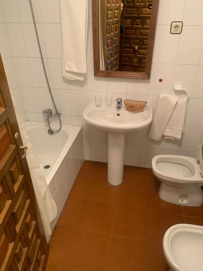 Hotel Restaurante Rio Cuervo Vega del Cadorno Extérieur photo