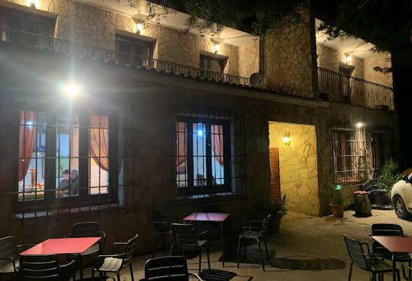 Hotel Restaurante Rio Cuervo Vega del Cadorno Extérieur photo