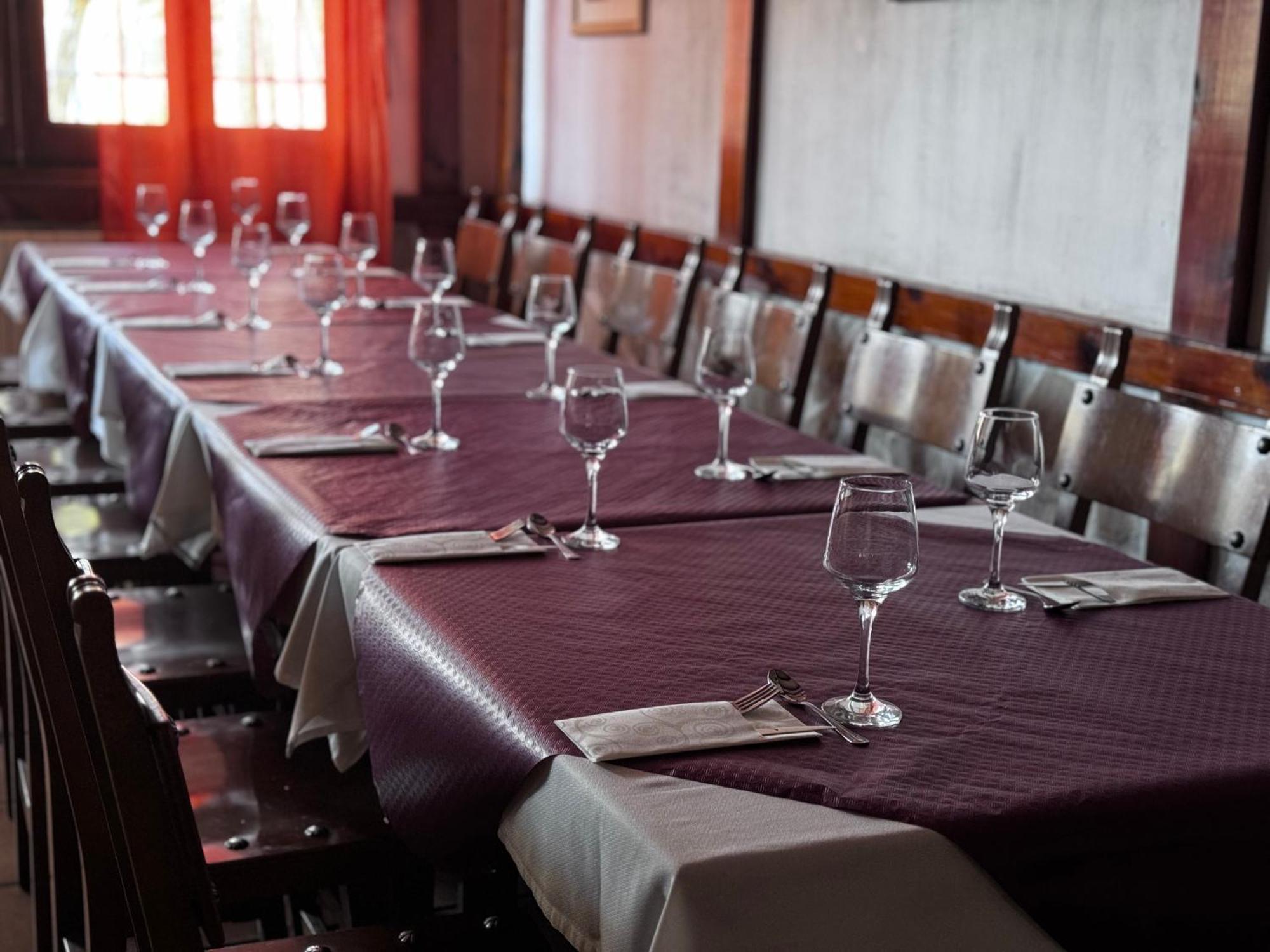 Hotel Restaurante Rio Cuervo Vega del Cadorno Extérieur photo